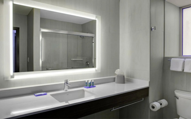 Holiday Inn Express-Bronx