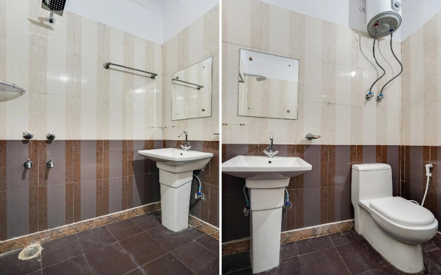 OYO Flagship 77036 Golden Divine Inn