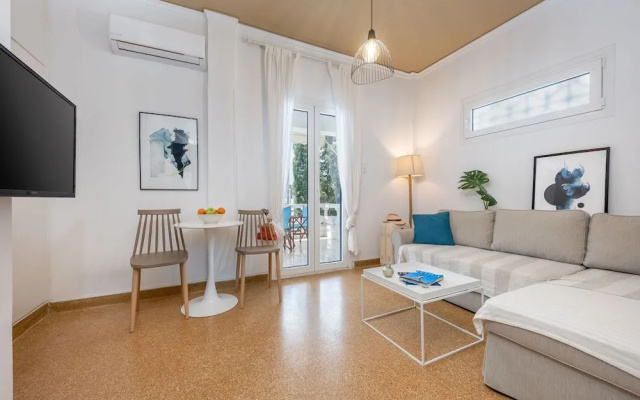 Breeze One Bedroom Apartment by BluPine