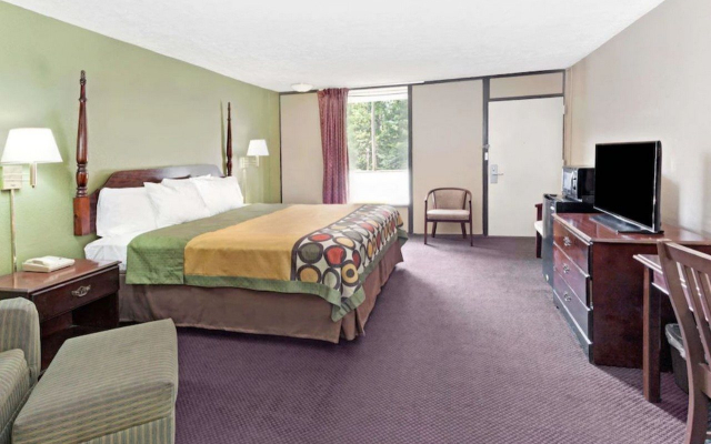 Super 8 by Wyndham Carrollton GA
