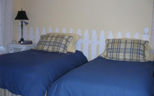 Golden Pathways Retreat and B&B