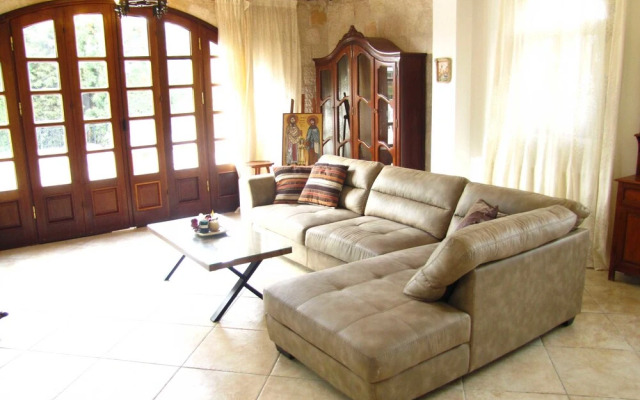 Webooking Theodora Villa
