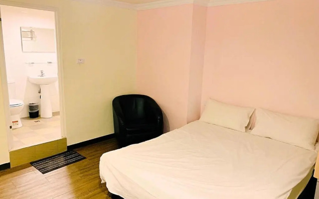 EasyInn Hotel & Hostel