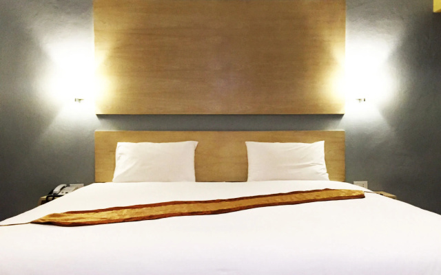 NH Elegant Hotel