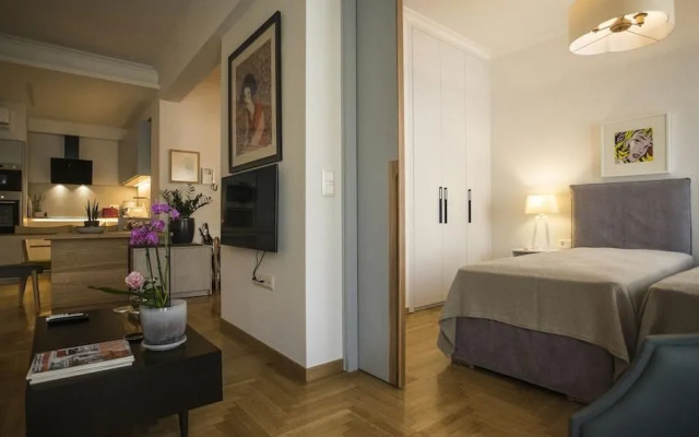Elegant apartment under Acropolis