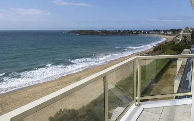 Nice Apartment With a sea View