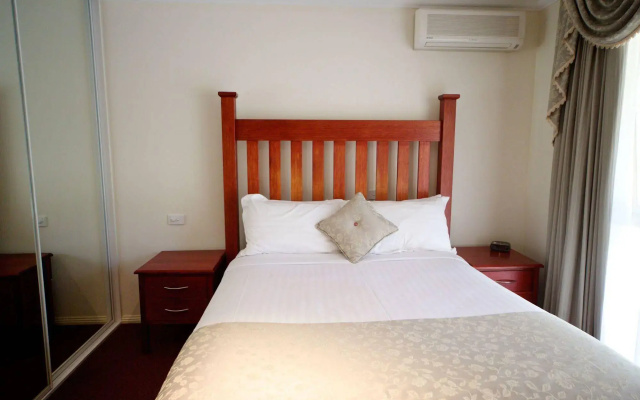 Sanctuary House Healesville Motel