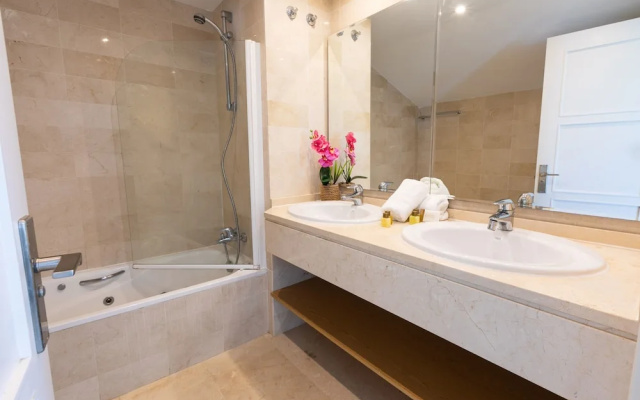 Vacation Marbella I Las Canas Beachfront Haven, Sea View, Jacuzzi