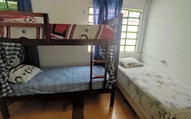 Hostel e Cacha¿ia da Cris