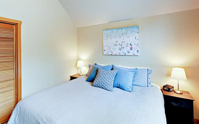 Coastal Retreat 3 Bedrooms 2 Bathrooms Home