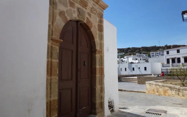 CasaLindos Traditional Houses & studios