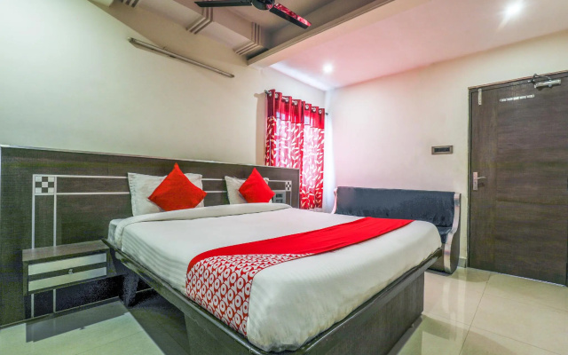 OYO 16930 Madhura Inn