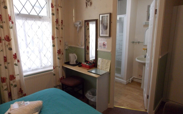 Topaz Guest House