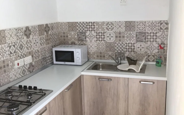 Central villa apartment pool & parking