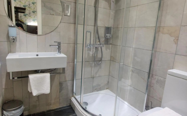 Chelsea House Hotel