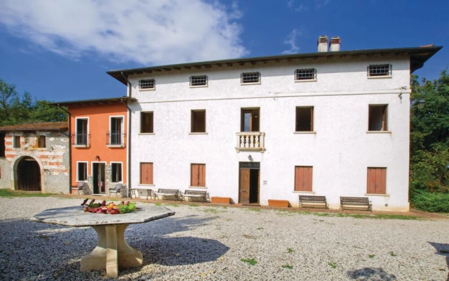 Palazzetto 4