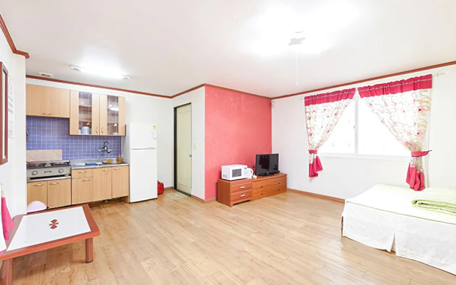Hoengseong White House Pension