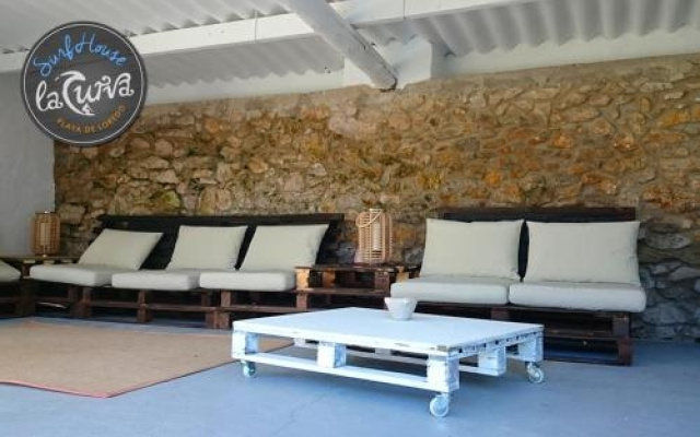 La Curva Surfhouse