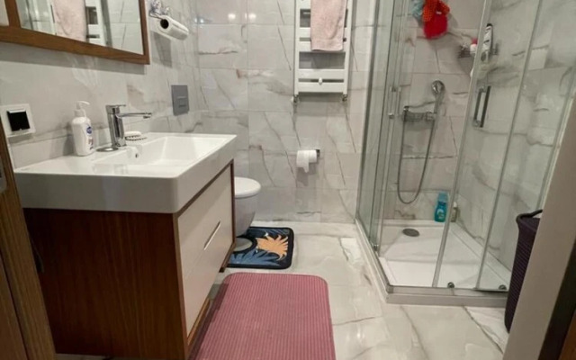 Business-friendly Residence Flat in Fikirtepe
