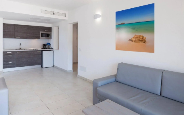 Aparthotel Puerto Cala Vadella