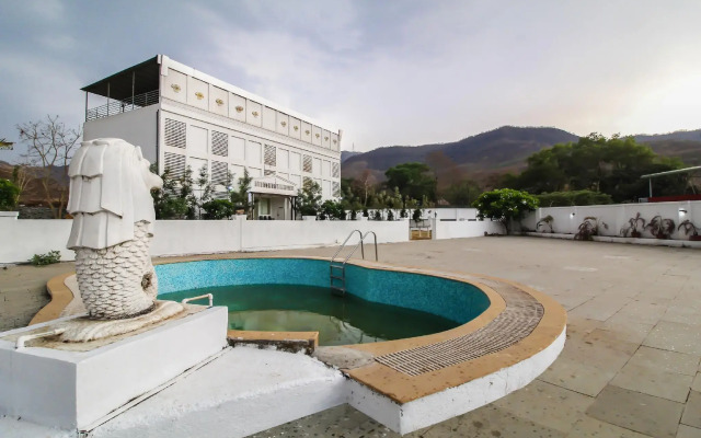 Sanvi Resort by OYO Rooms