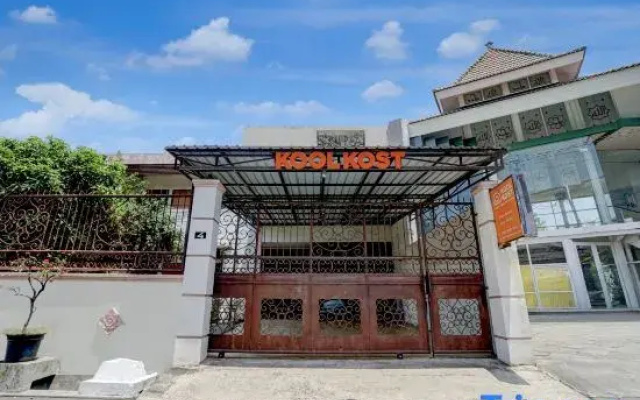 OYO 94899 Homestay Syariah Near UPN