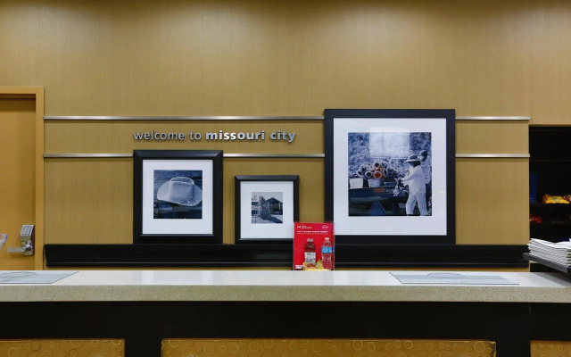 Hampton Inn and Suites Missouri City