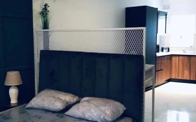 Zenith Apartment A20