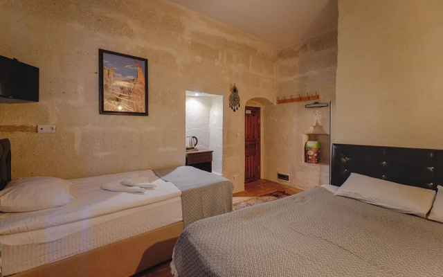 Avlu Cave House
