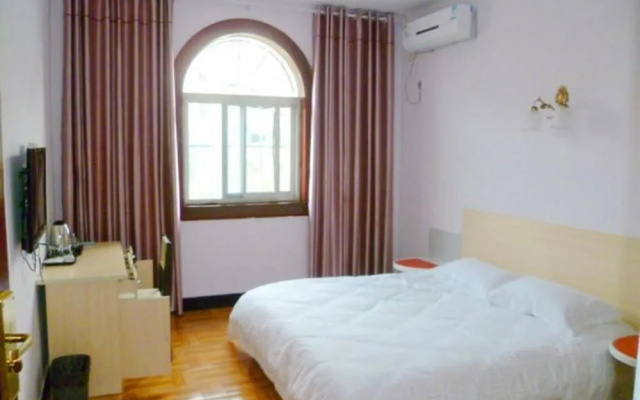 Qinyuan Hostel