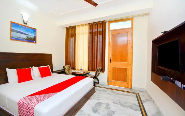 Vivek Palace Deluxe by OYO Rooms