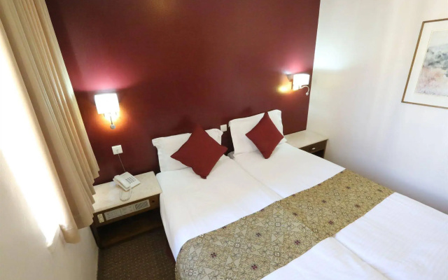 YMCA Three Arches Hotel