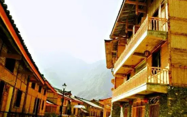 Baoxing Snow Mountain Home No.42 Homestay