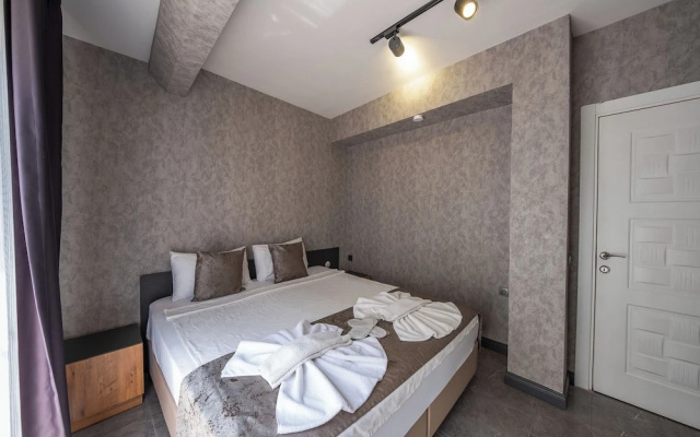 Mrt Suites Lara