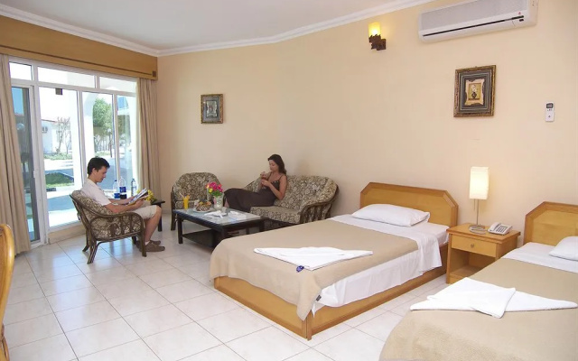 Holiday Beach Resort