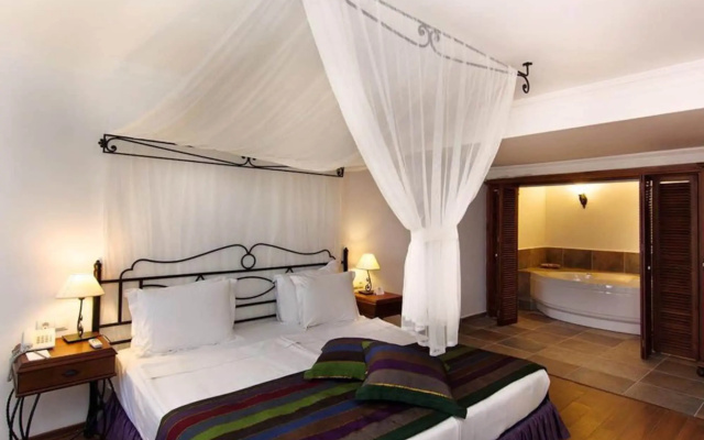 Kumlubük Maris Hotel