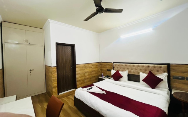Roomshala Vasant Villas- ILBS Hospital