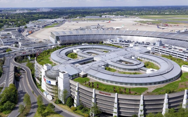 Sheraton Duesseldorf Airport Hotel пляж