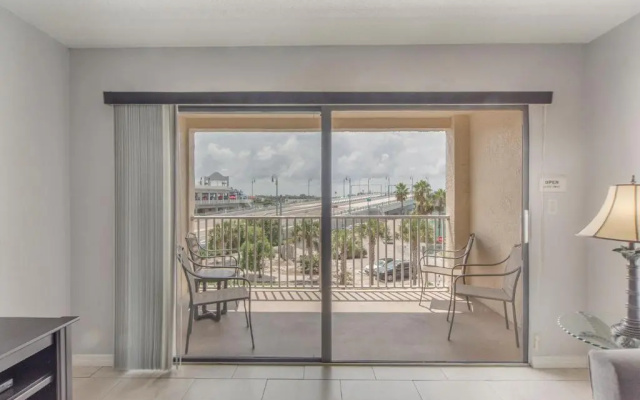 203 Beach Place Condos