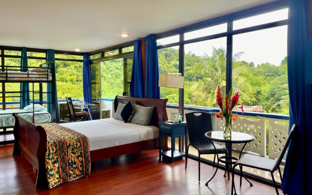 Ngermid Oasis- 1BD, Beautiful Lodge, Amazing Views