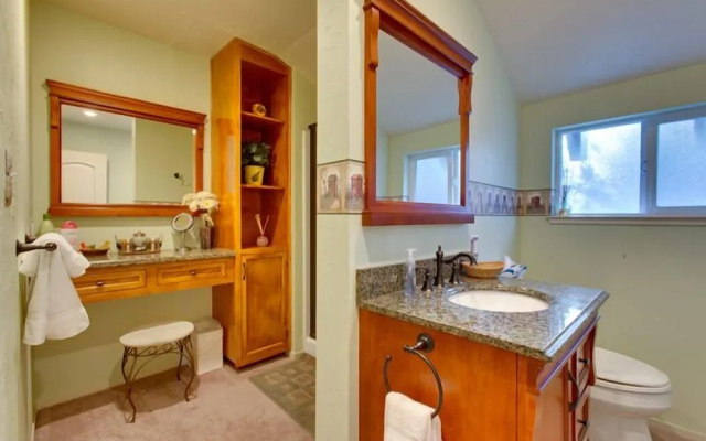 Close to Casino's, Heavenly Village & Stateline!!