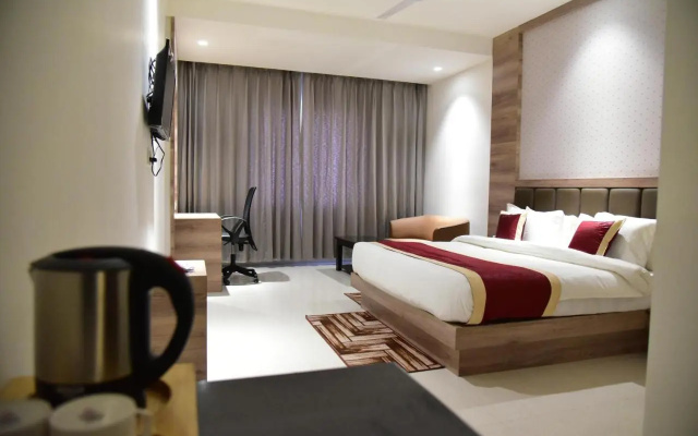 Hotel Crystal Grand