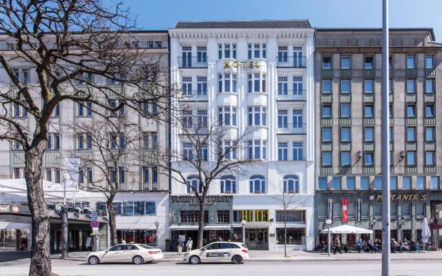 Novum Hotel Kronprinz Hamburg Hauptbahnhof вид на фасад