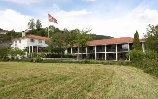 Strandebarm Fjordhotel