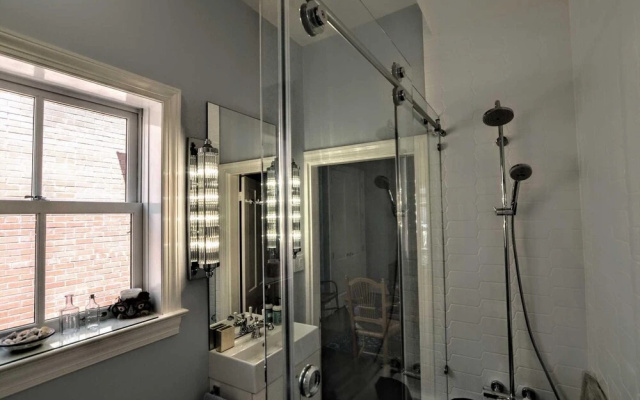 807 East Capitol St. - 4 Br Home