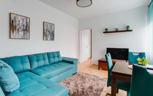 Apartments Lora 13.Jula, 15