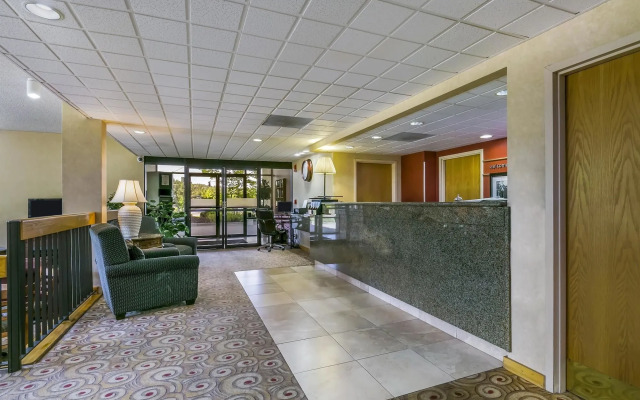 Red Lion Inn & Suites Deschutes River Bend