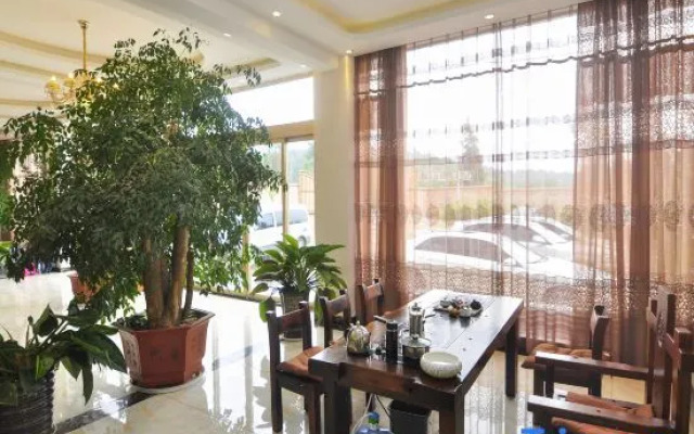 Bai Nian Sheng Shi Hotel (Kunming Changshui International Airport)