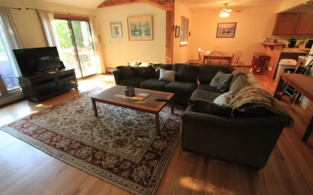 Quaint Stowe Cabin