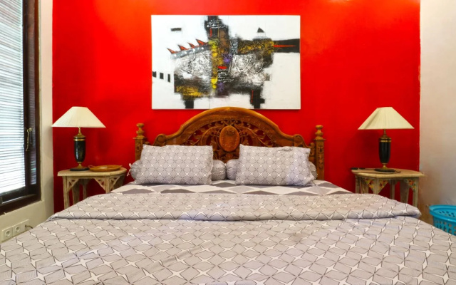 OYO 90363 Nira Guest House Sanur Bali